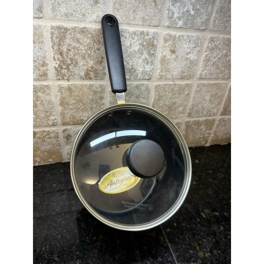 NEW Pampered Chef 3qt Professional Cookware Non-stick Sauce Pan Pot Retired